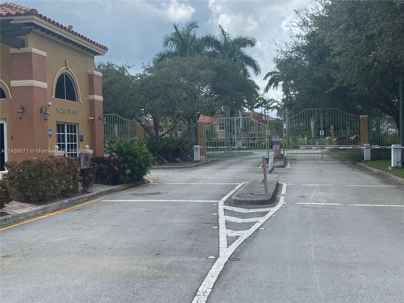 PEMBROKE CAY CONDO - Residential