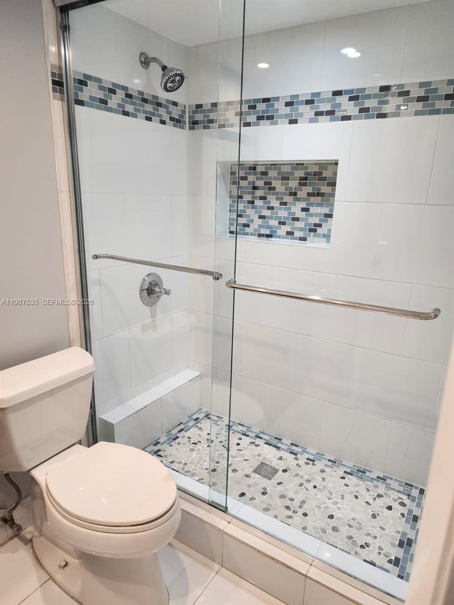 VILLAGE TOWNHOUSES - Residential Lease