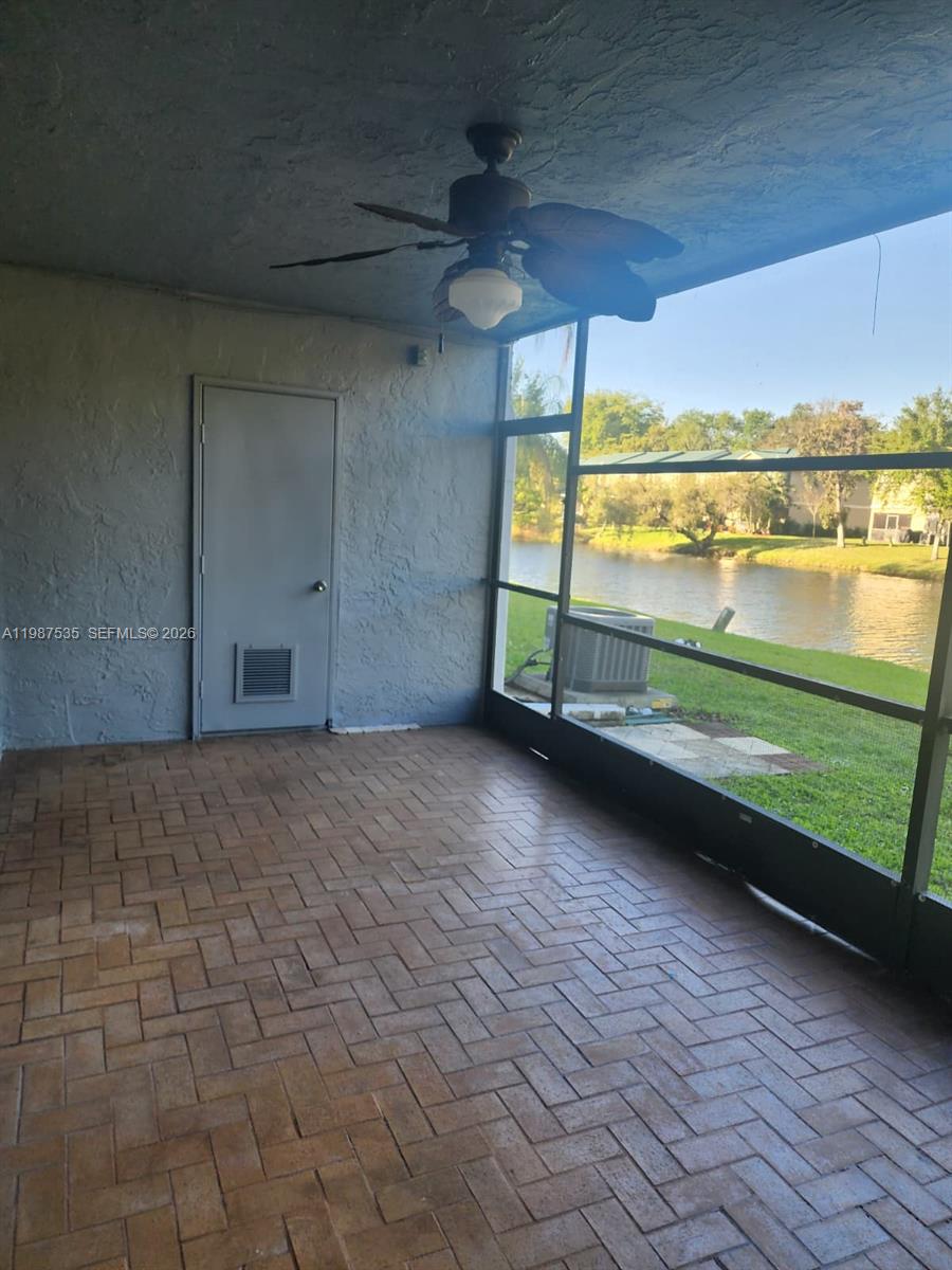 VILLAGE TOWNHOUSES - Residential Lease