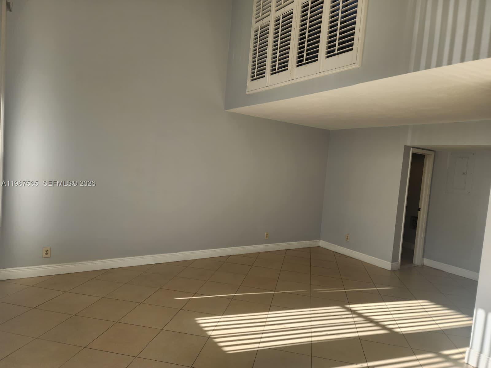 VILLAGE TOWNHOUSES - Residential Lease