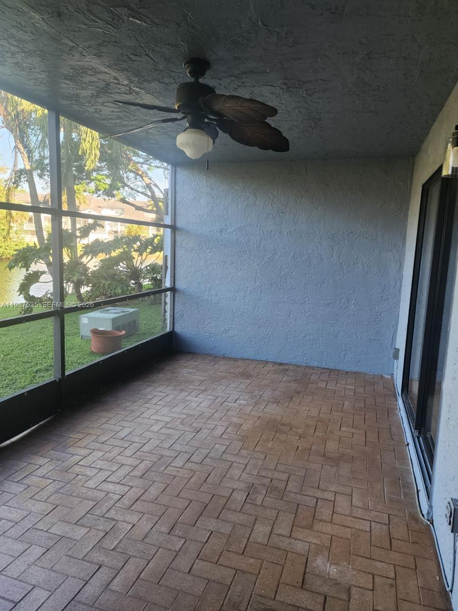 VILLAGE TOWNHOUSES - Residential Lease