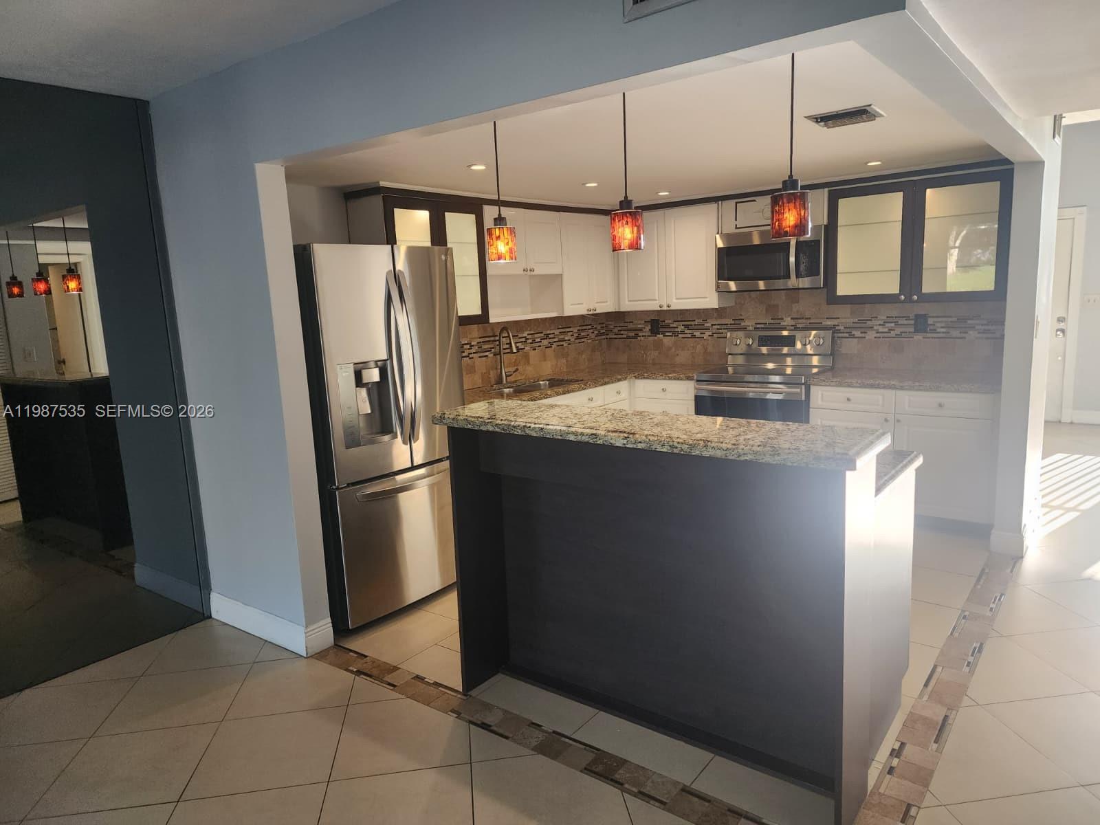 VILLAGE TOWNHOUSES - Residential Lease