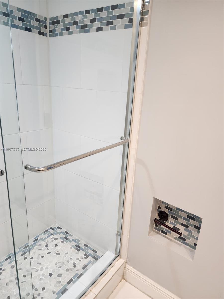 VILLAGE TOWNHOUSES - Residential Lease