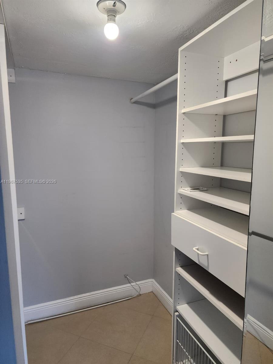 VILLAGE TOWNHOUSES - Residential Lease