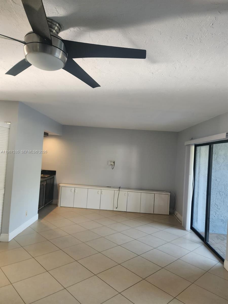 VILLAGE TOWNHOUSES - Residential Lease