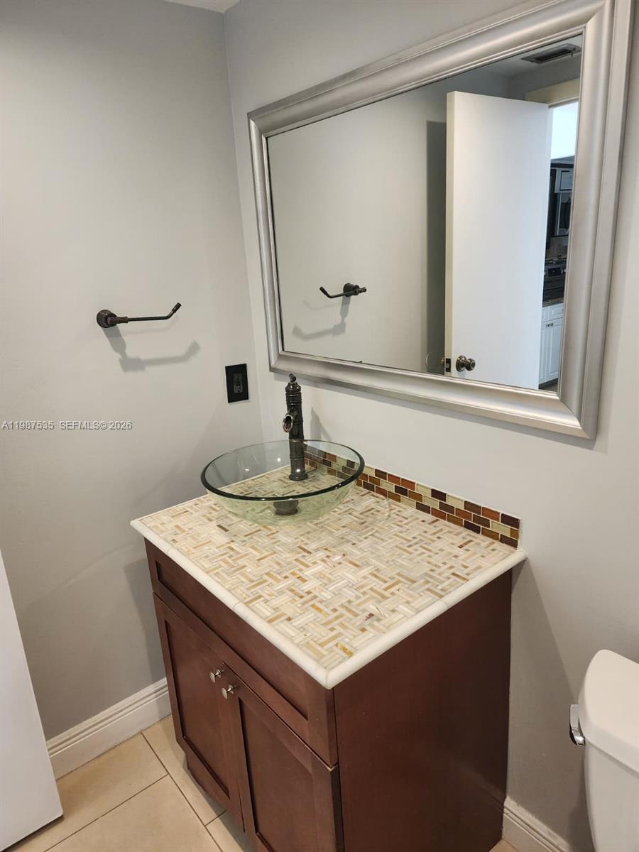 VILLAGE TOWNHOUSES - Residential Lease