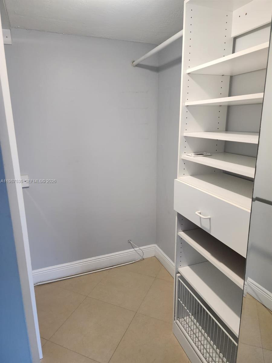 VILLAGE TOWNHOUSES - Residential Lease