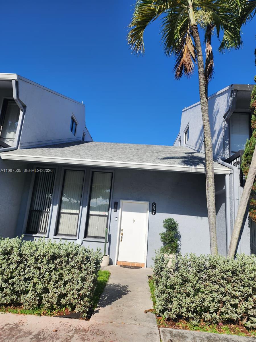 VILLAGE TOWNHOUSES - Residential Lease