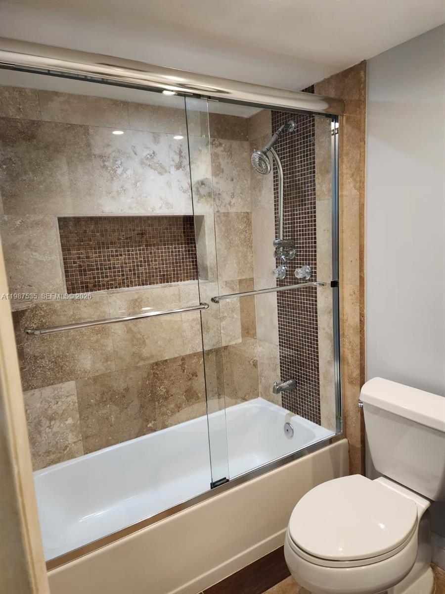 VILLAGE TOWNHOUSES - Residential Lease