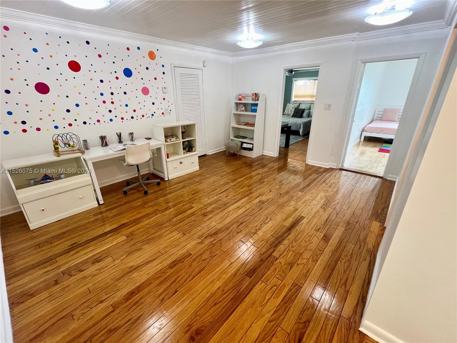 EASTERN SHORES - Residential Lease