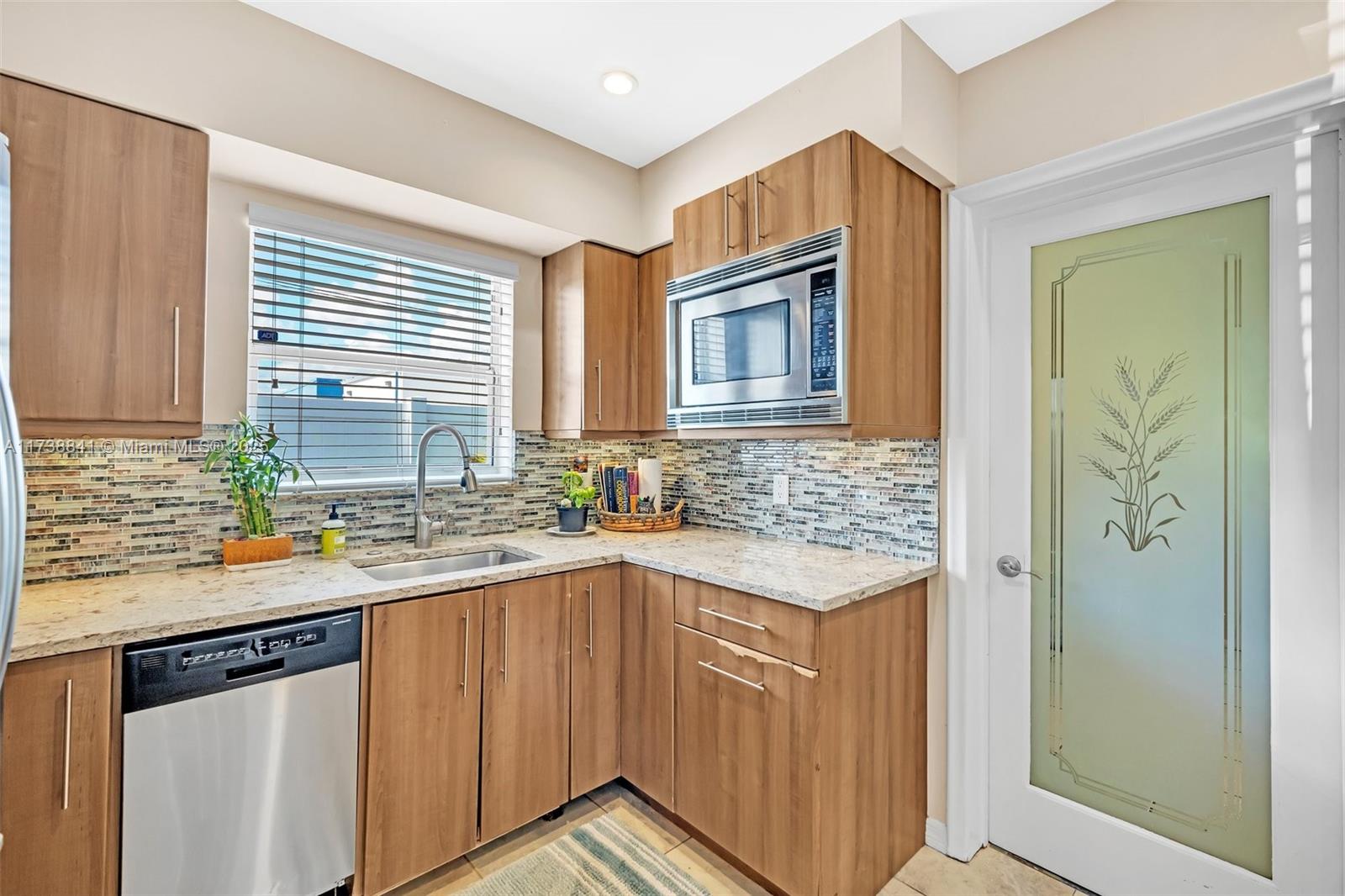 LLOYD ESTATES - Residential