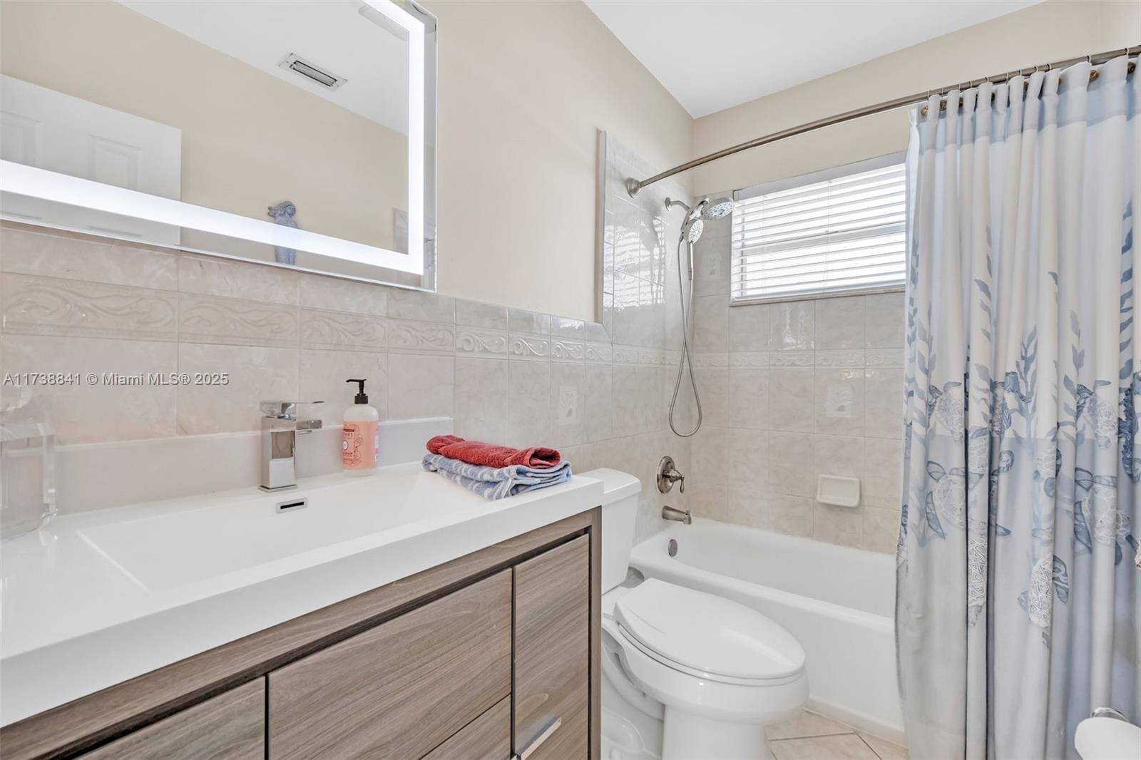 LLOYD ESTATES - Residential