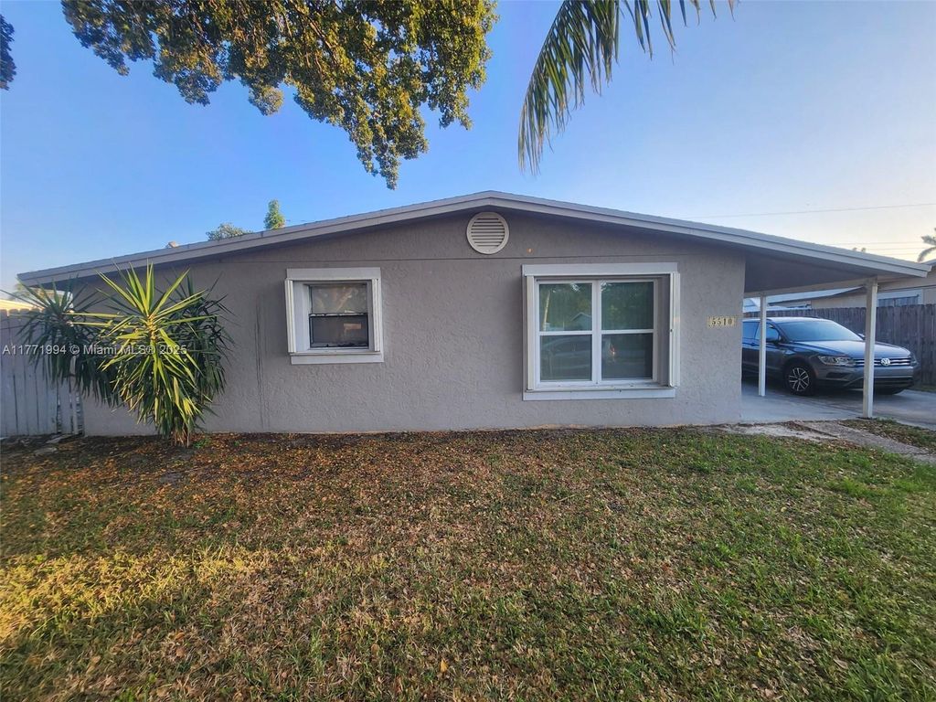 Photo of 5510 SW 38th St, Davie, FL 33314 (MLS # A11771994)