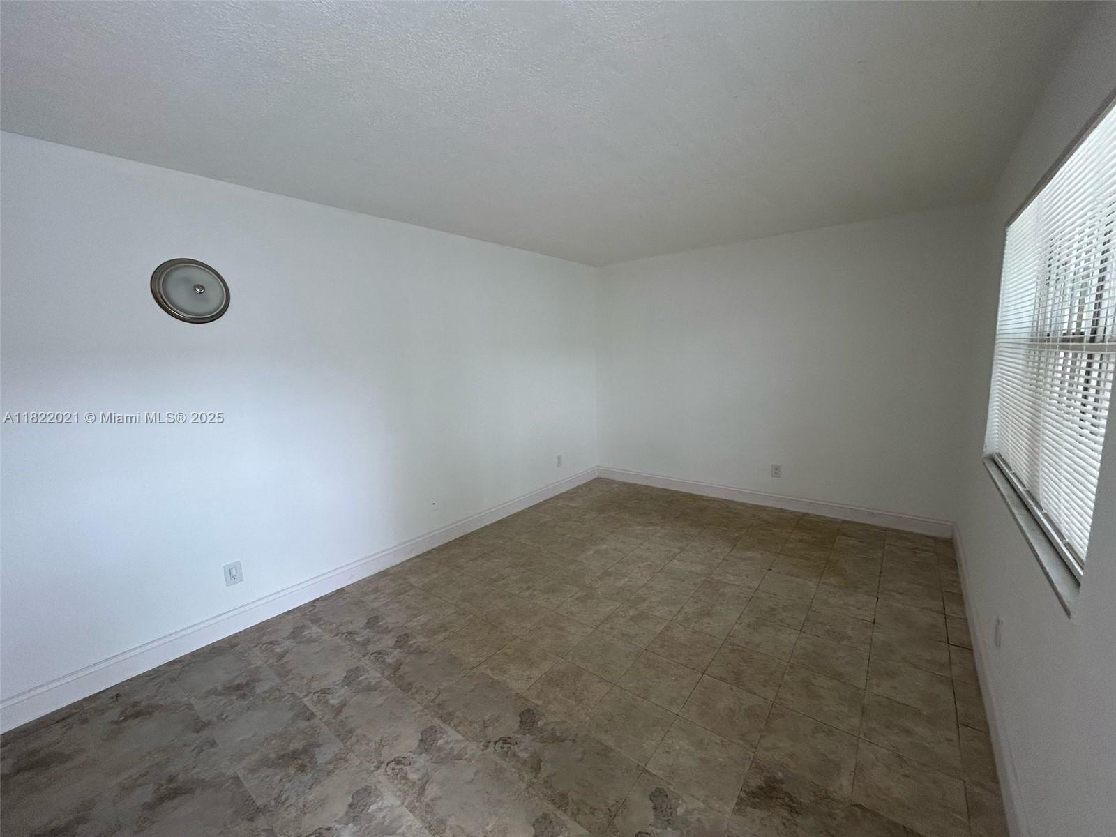 1330 NE 127th St 8