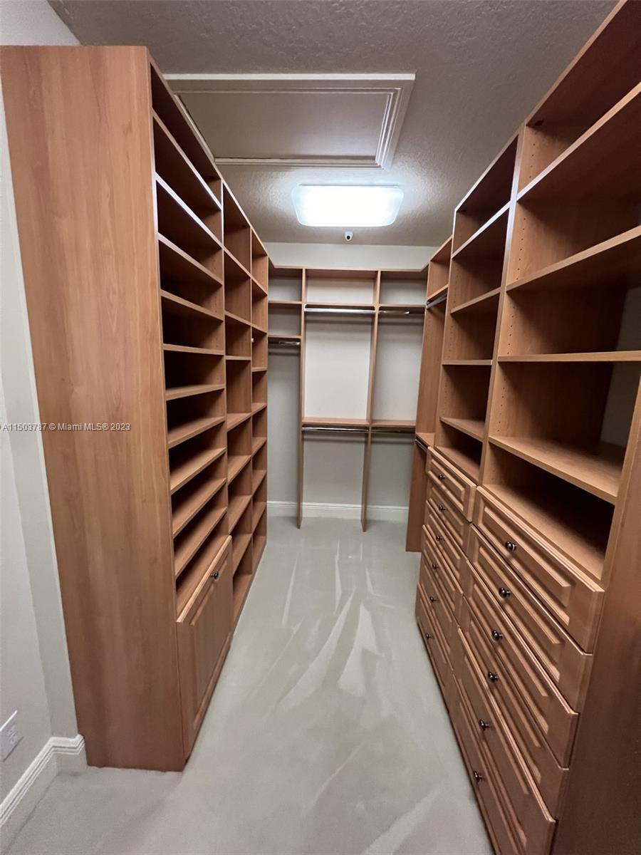 CORAL KEY VILLAS 6TH SEC - Residential