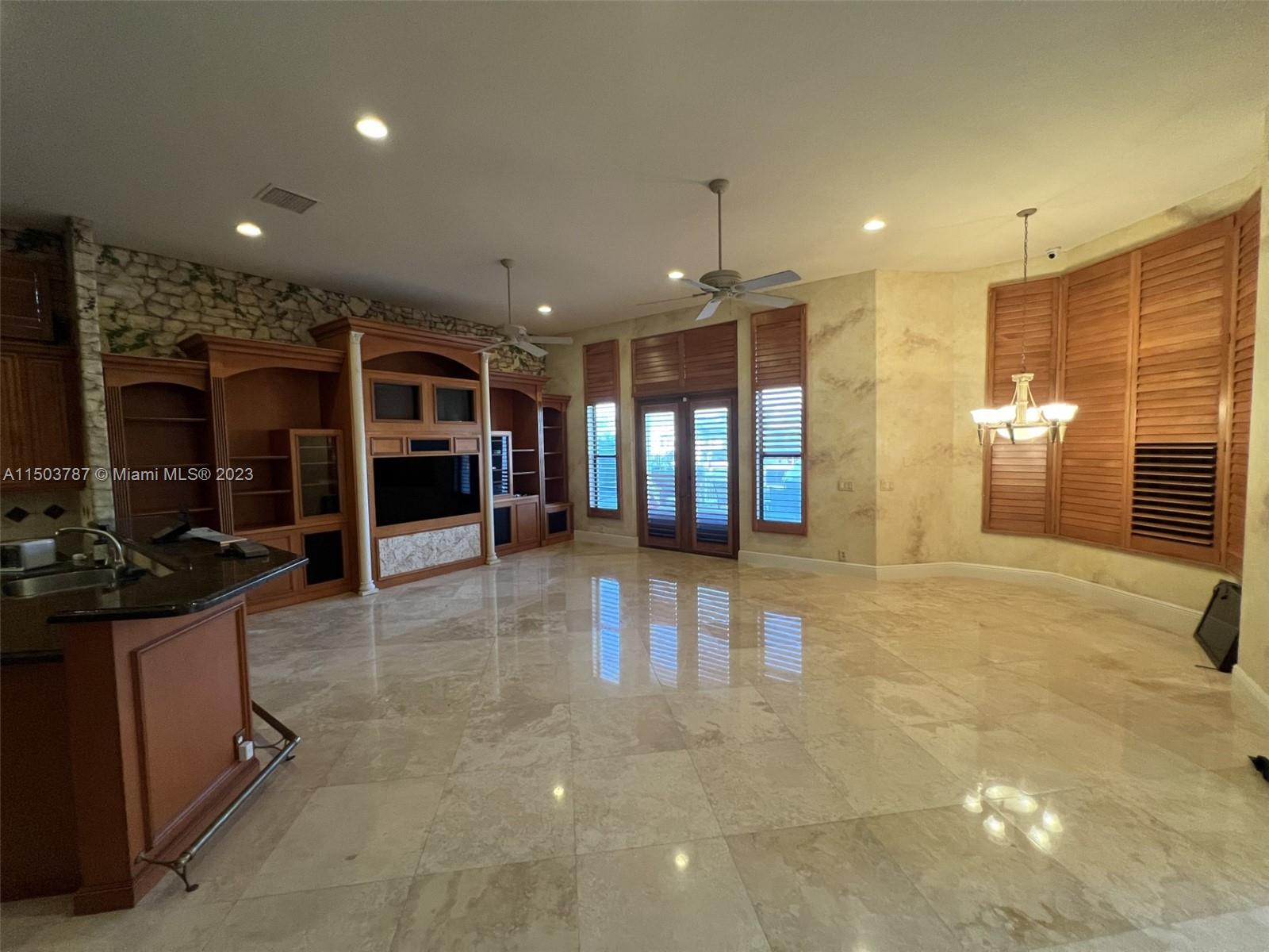 CORAL KEY VILLAS 6TH SEC - Residential