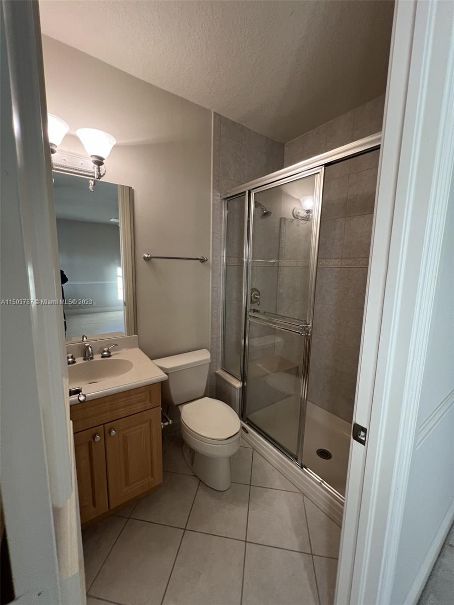 CORAL KEY VILLAS 6TH SEC - Residential