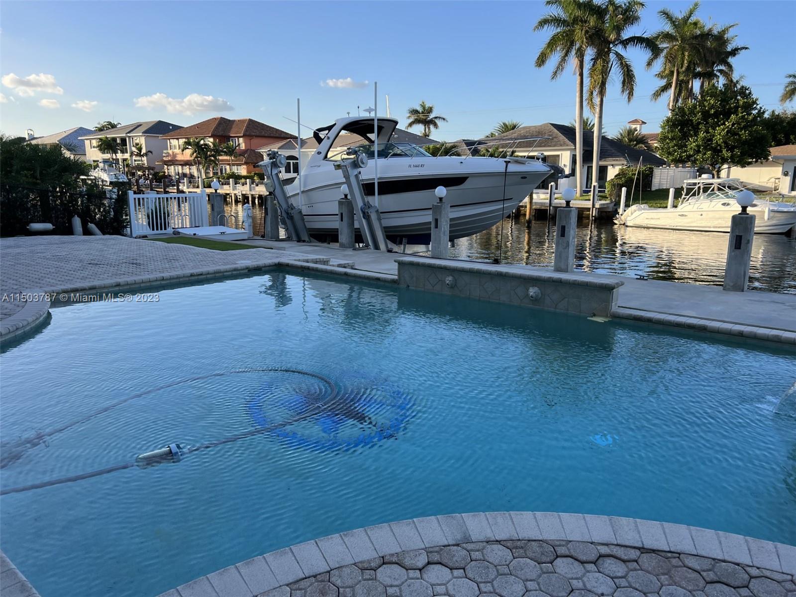 CORAL KEY VILLAS 6TH SEC - Residential