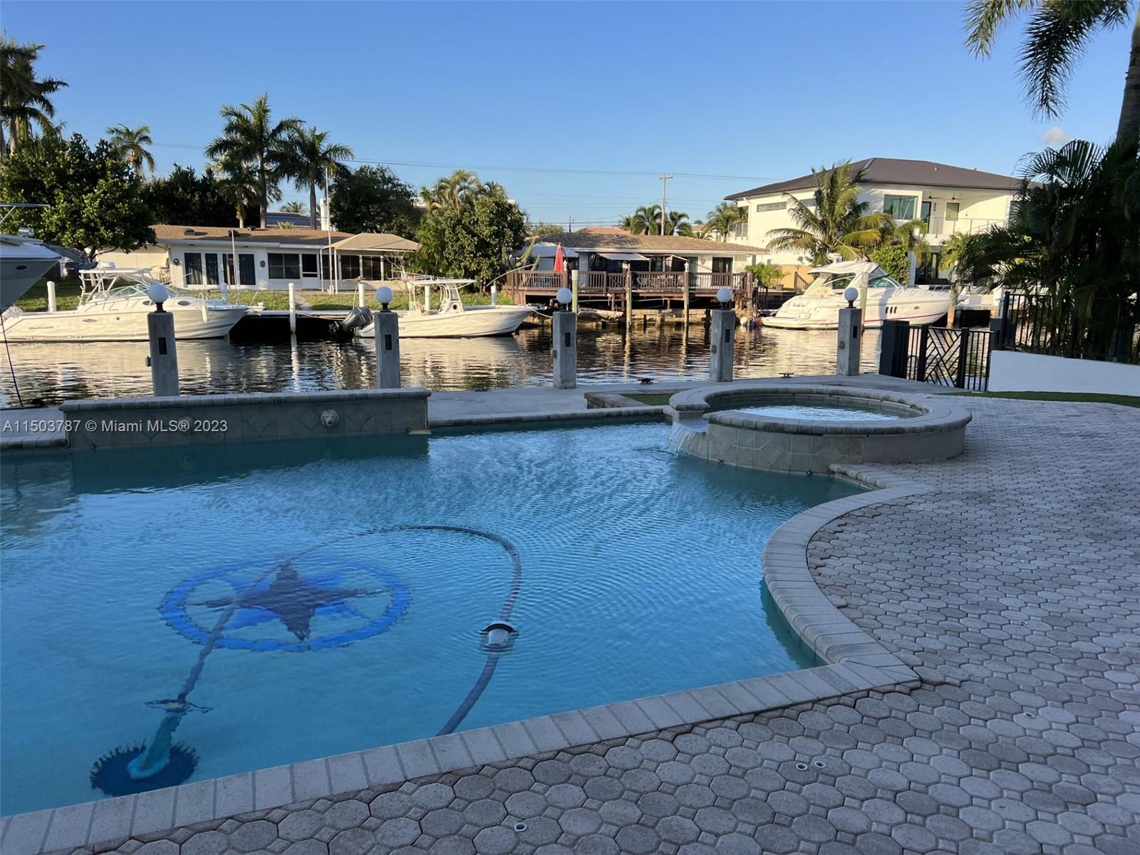 CORAL KEY VILLAS 6TH SEC - Residential