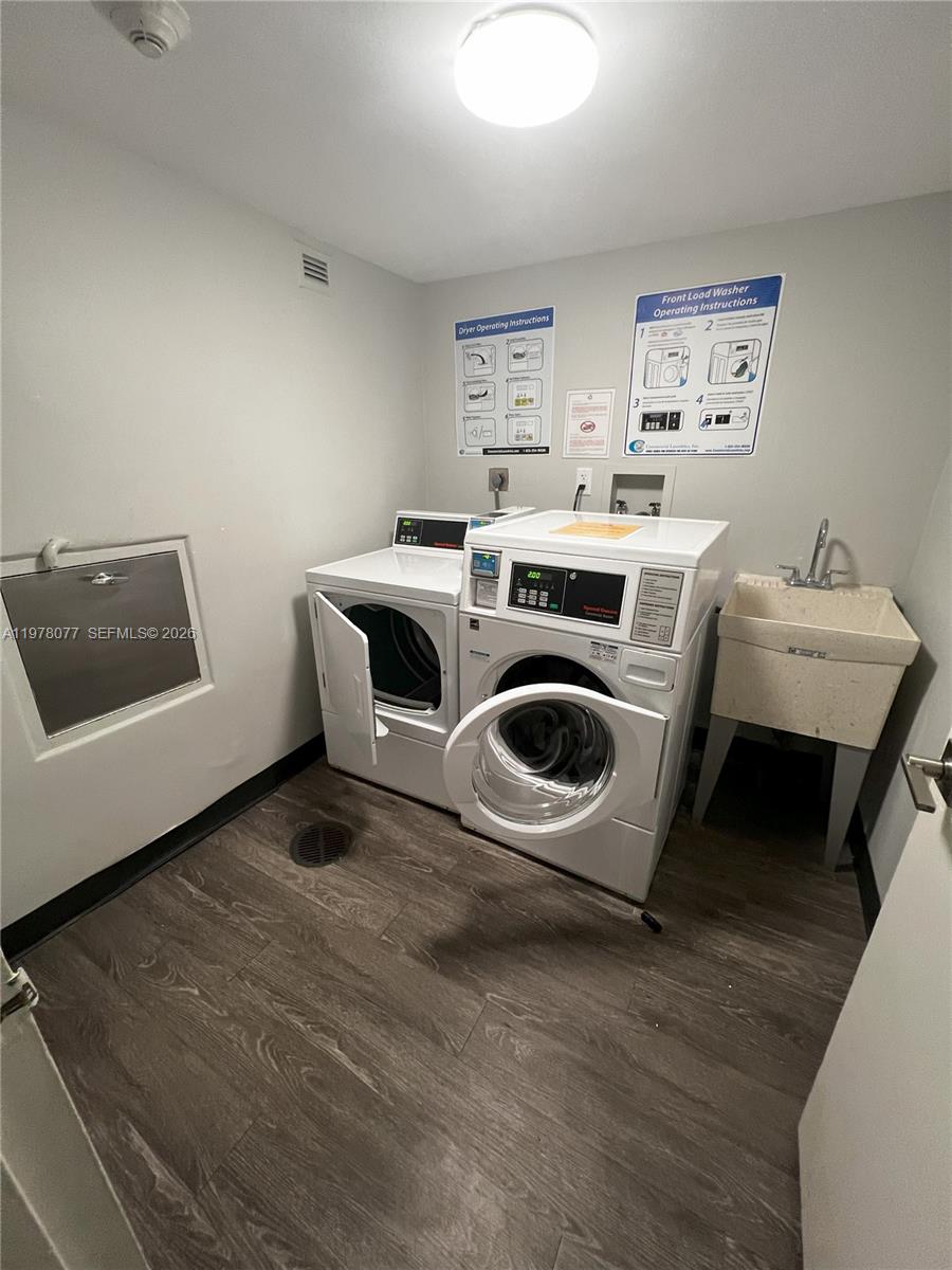 FLAMENCO CONDO TOWER I - Residential