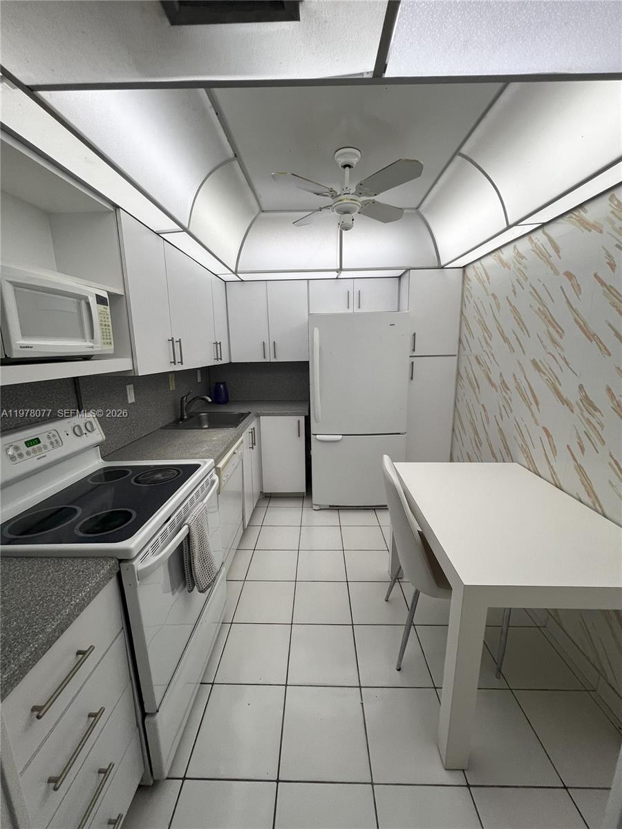 FLAMENCO CONDO TOWER I - Residential