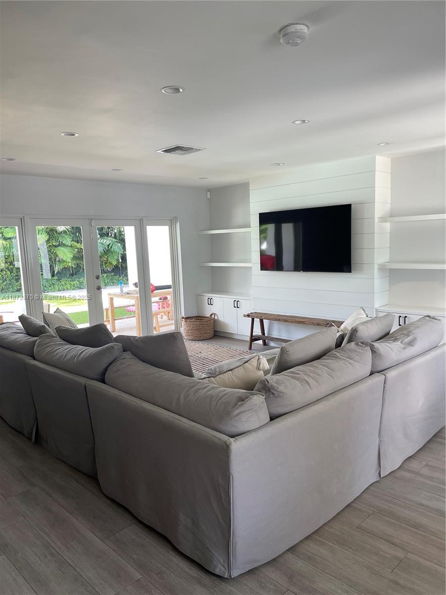 DAN-MAR HEIGHTS - Residential