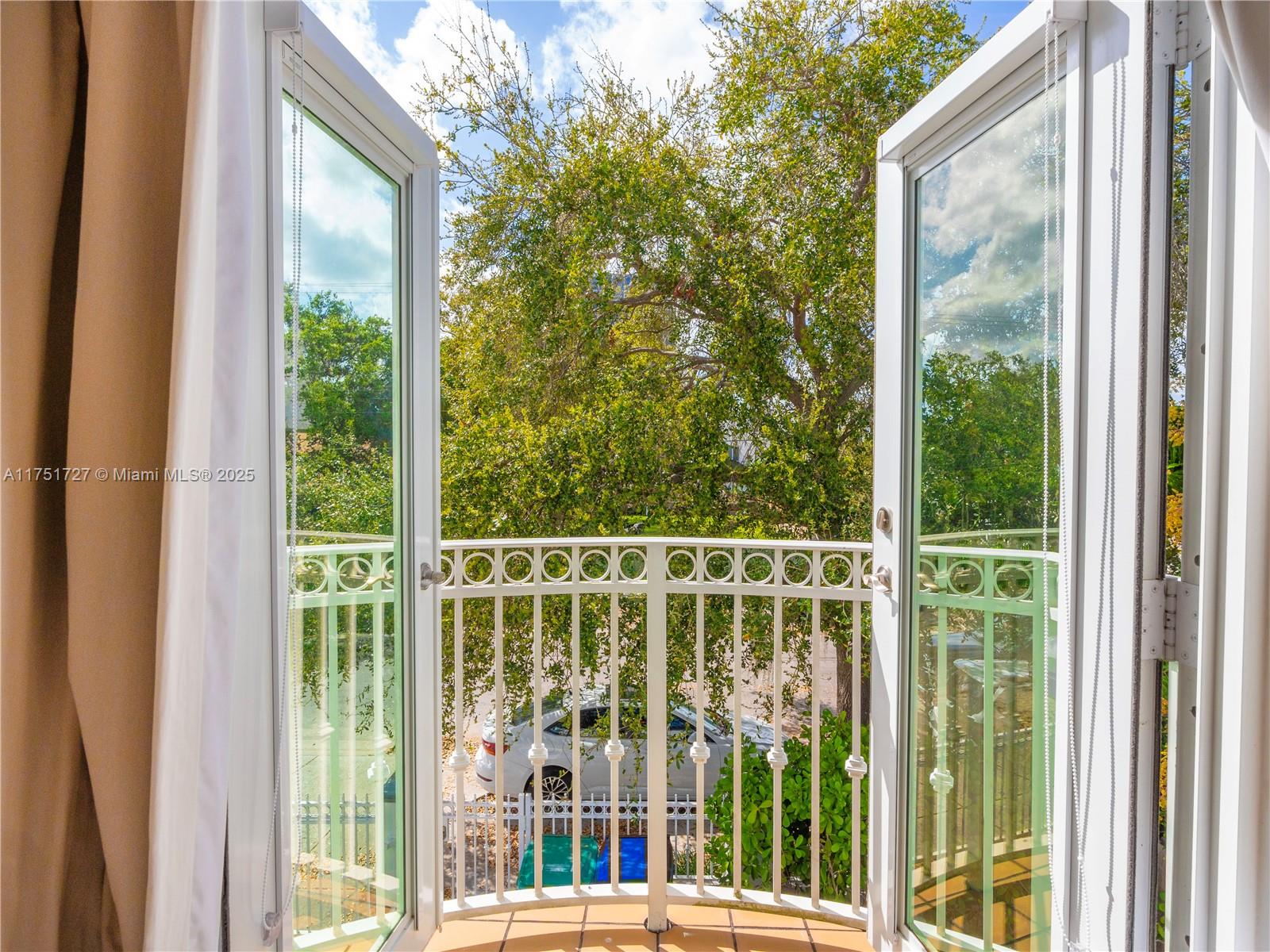 HIBISCUS GARDENS CONDO - Residential