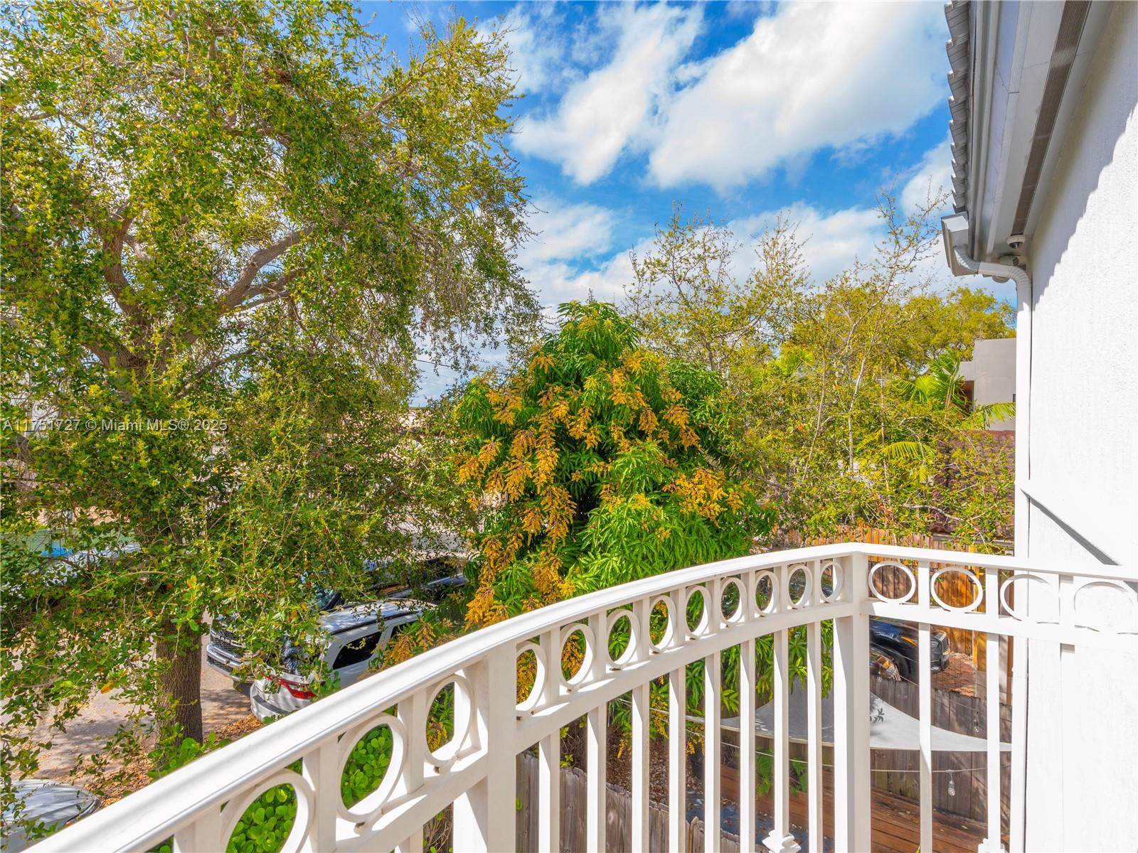 HIBISCUS GARDENS CONDO - Residential