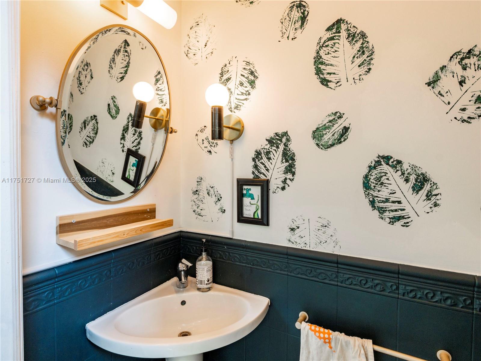 HIBISCUS GARDENS CONDO - Residential