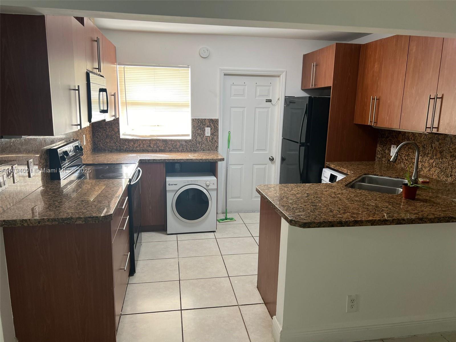 Rental Property at 9203 Nw 38th Dr 6, Coral Springs, Broward County, Florida - Bedrooms: 2 
Bathrooms: 1  - $1,800 MO.