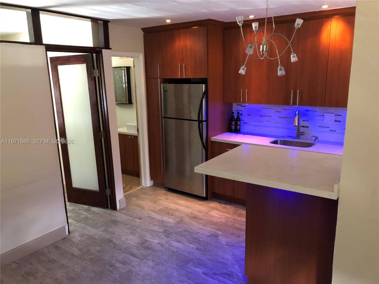 EL SOL AT MAIN STREET CON - Residential