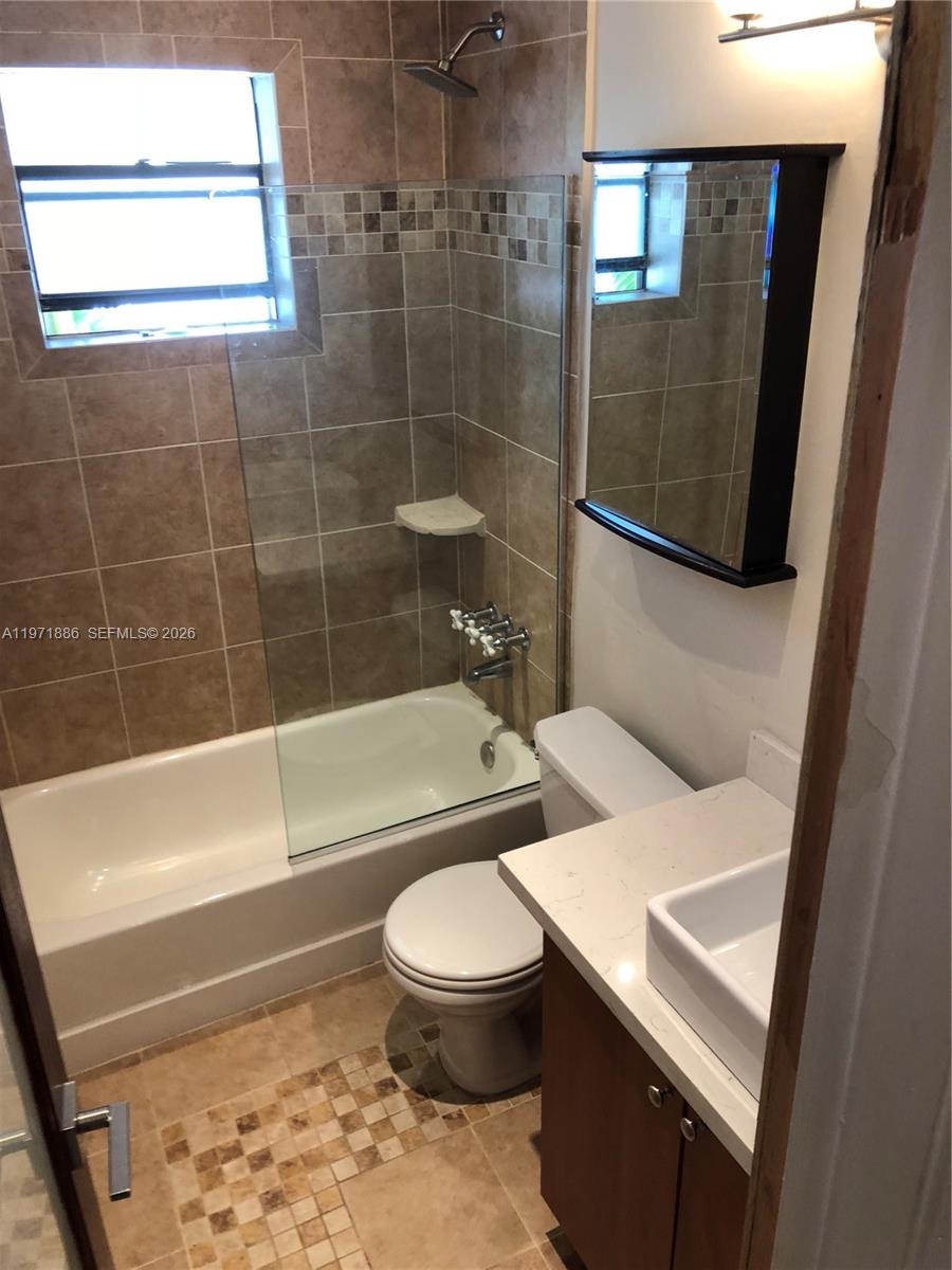 EL SOL AT MAIN STREET CON - Residential