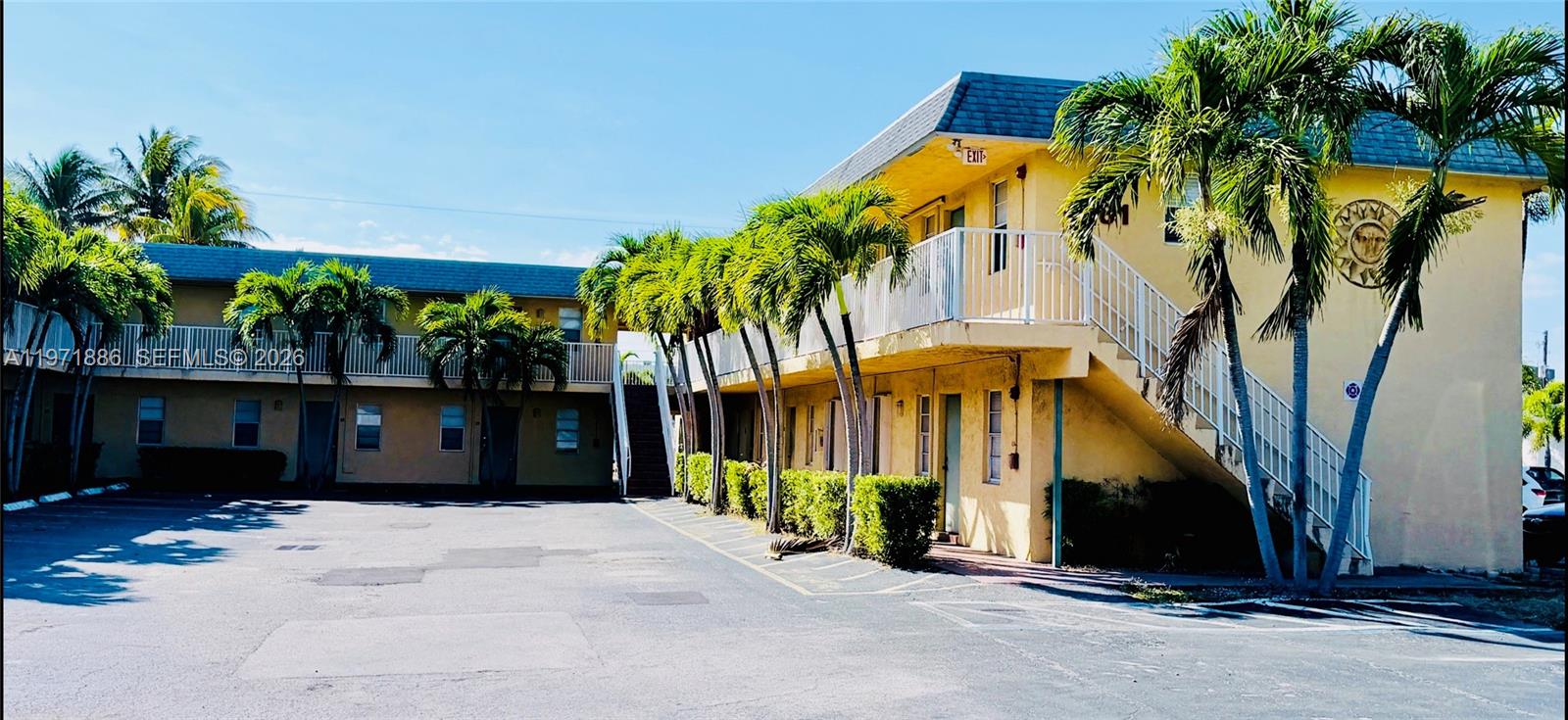 EL SOL AT MAIN STREET CON - Residential