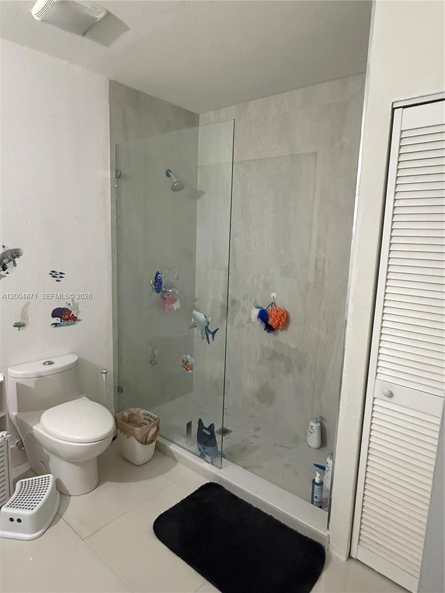 FAIRLAWN ESTS 1ST ADDN - Residential Lease