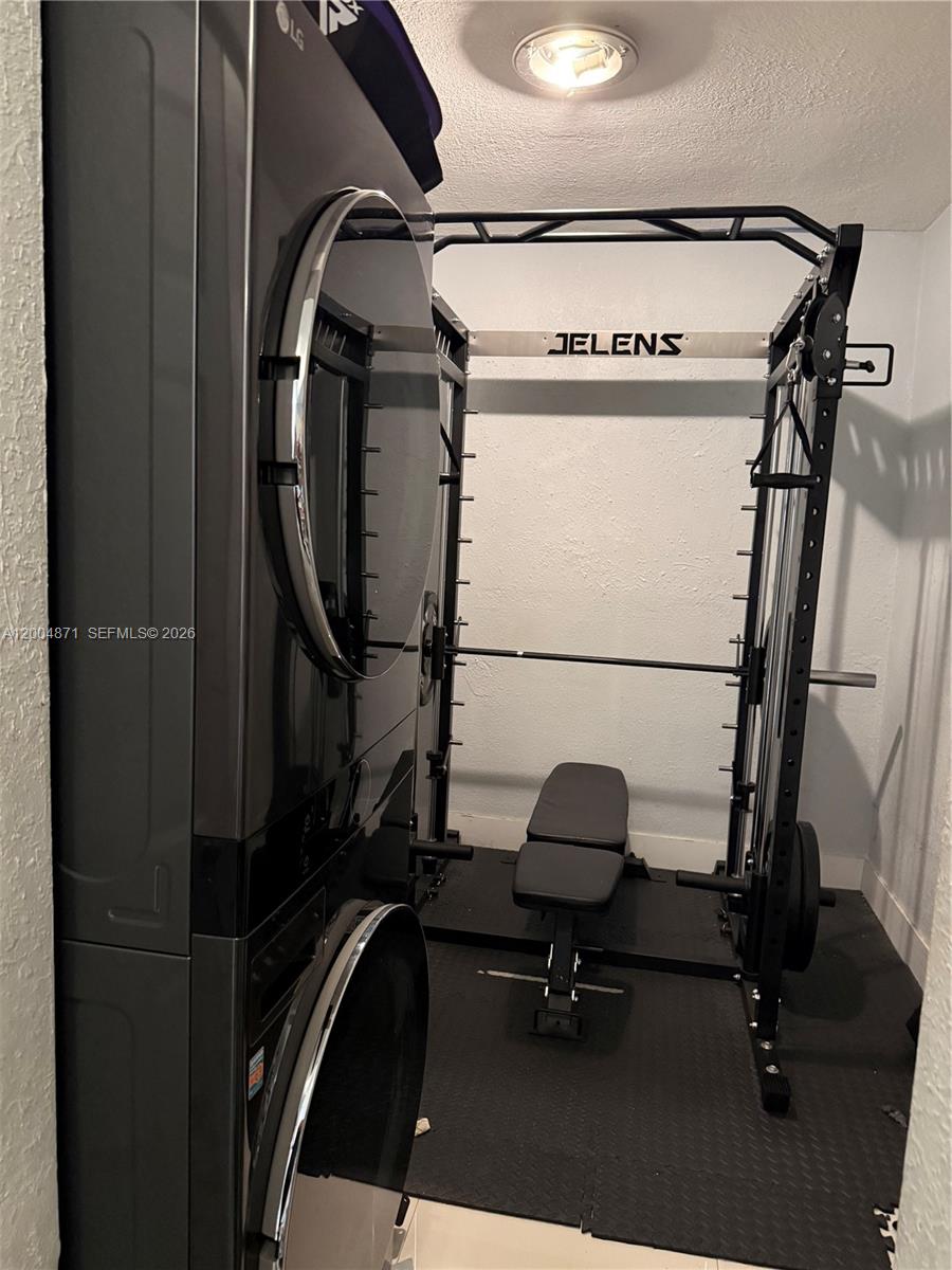 FAIRLAWN ESTS 1ST ADDN - Residential Lease