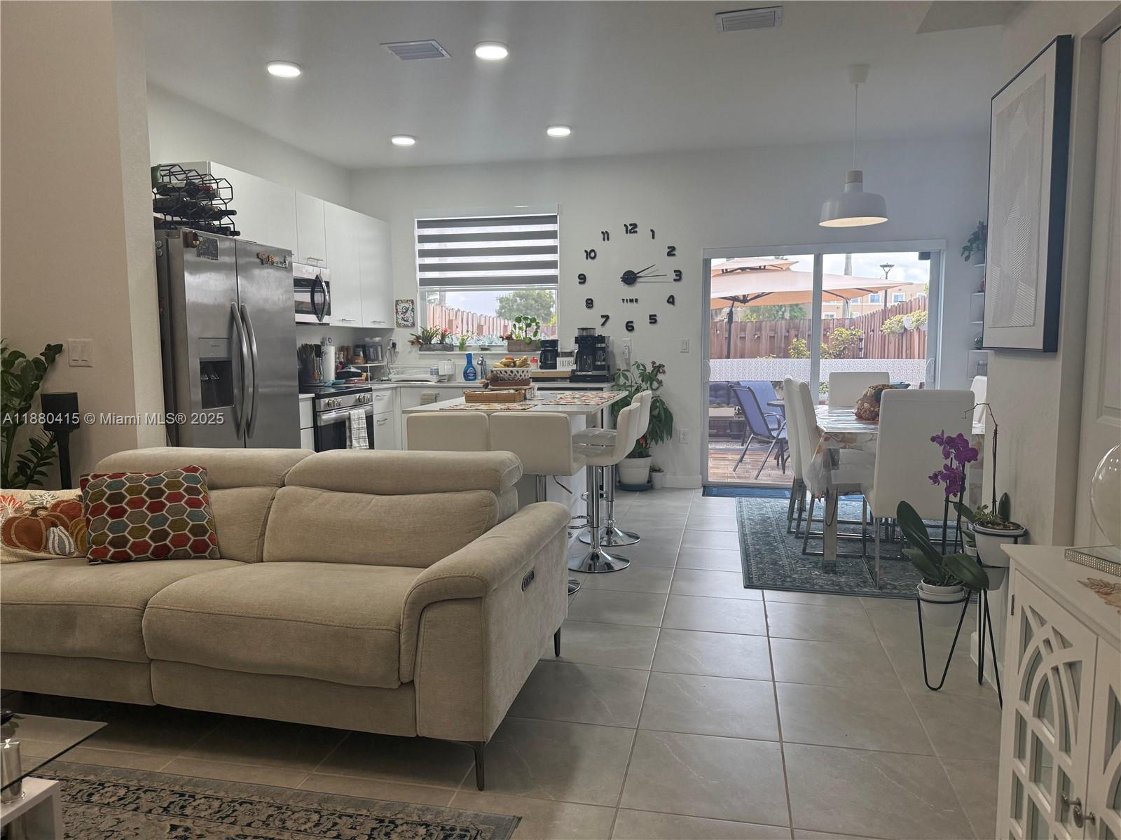 GOLF PARK SEC 1 - Residential Lease