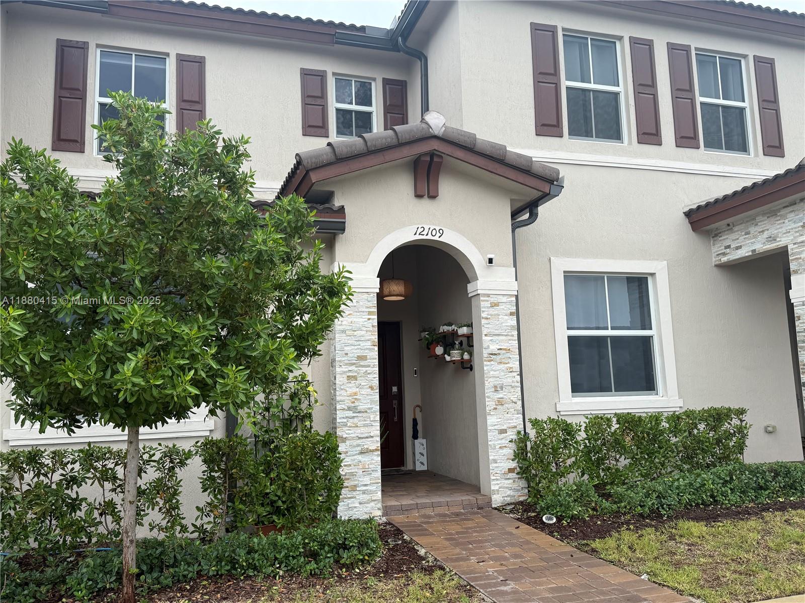 GOLF PARK SEC 1 - Residential Lease