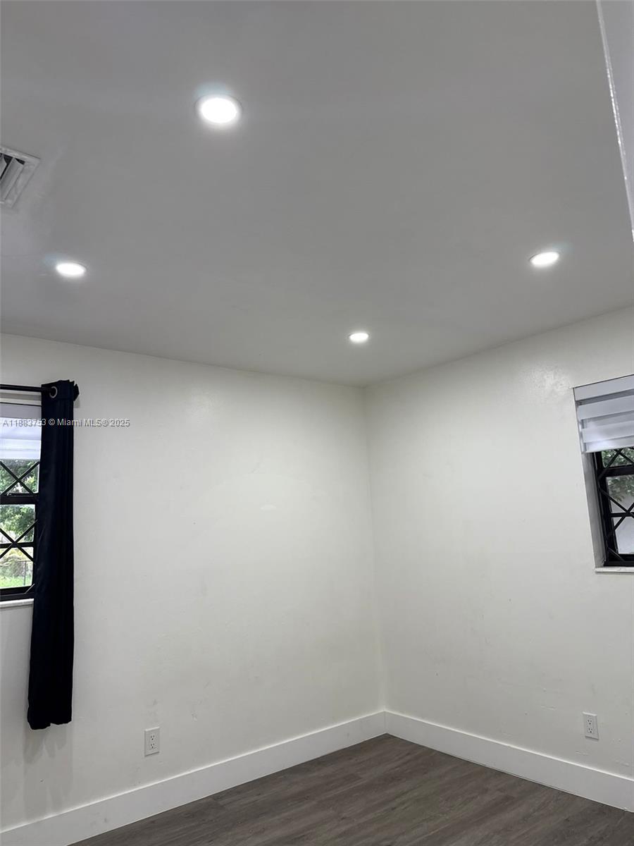 WESTWOOD PARK SEC 3 - Residential Lease
