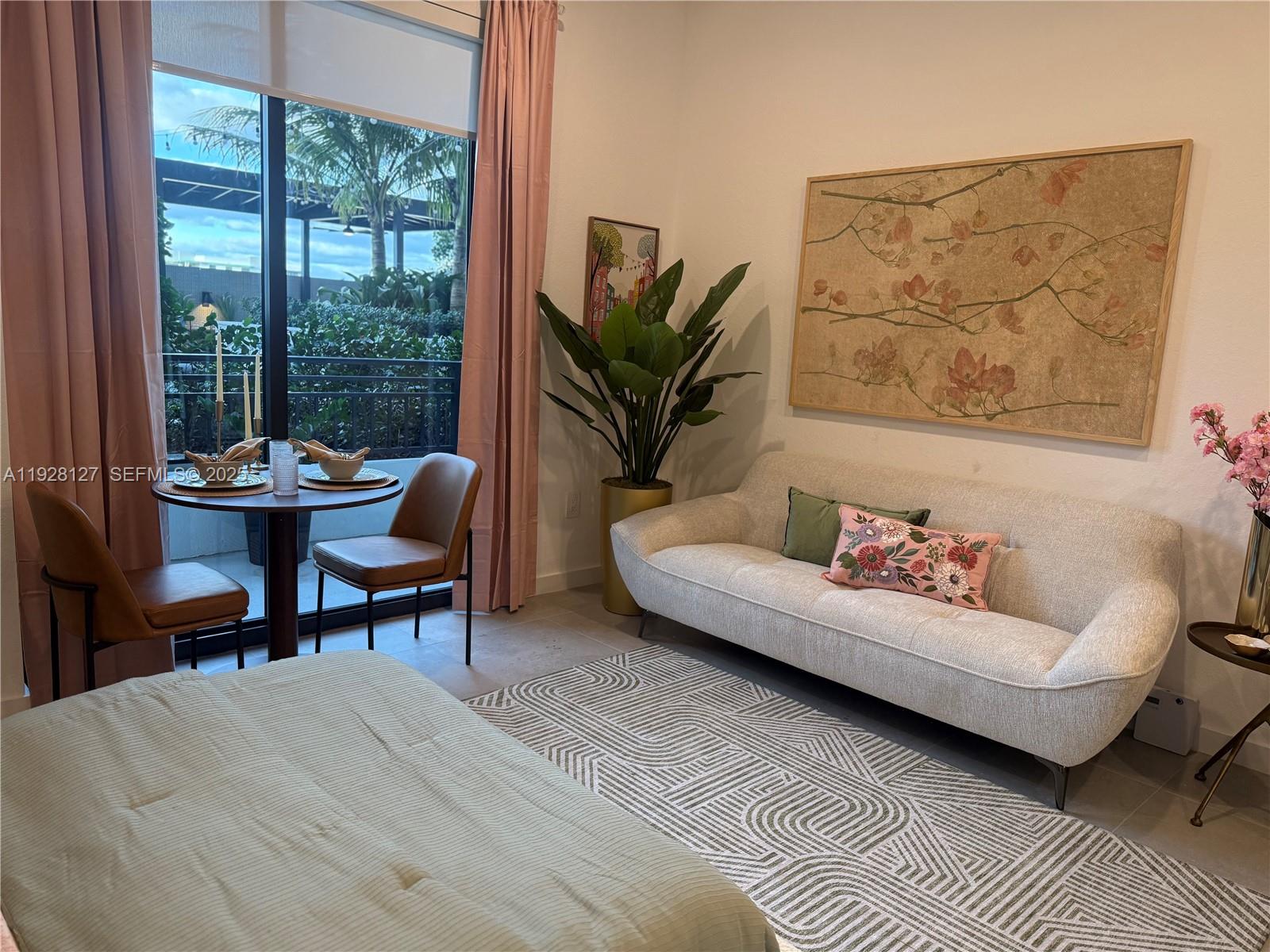 2001 Van Buren St 728