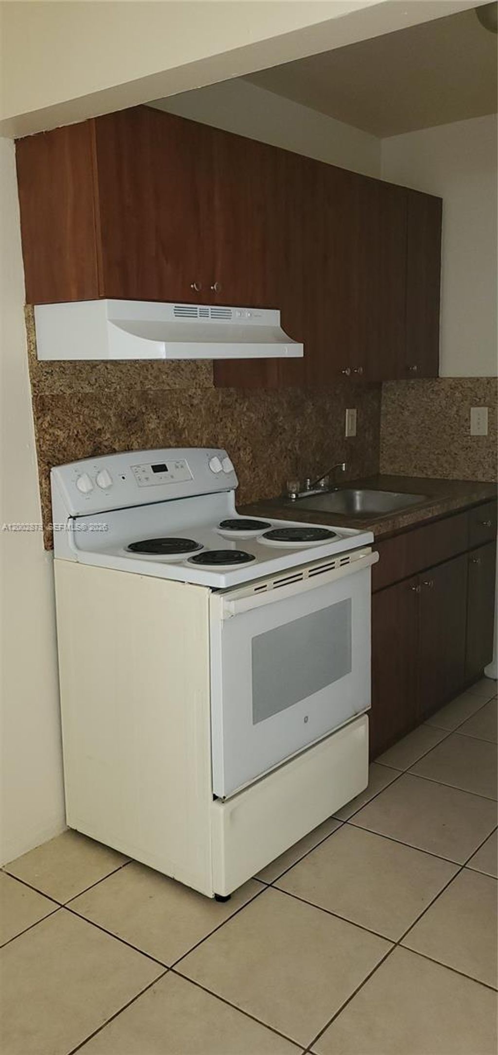 Photo of 2230 Madison St #14, Hollywood, FL 33020 (MLS # A12002879)