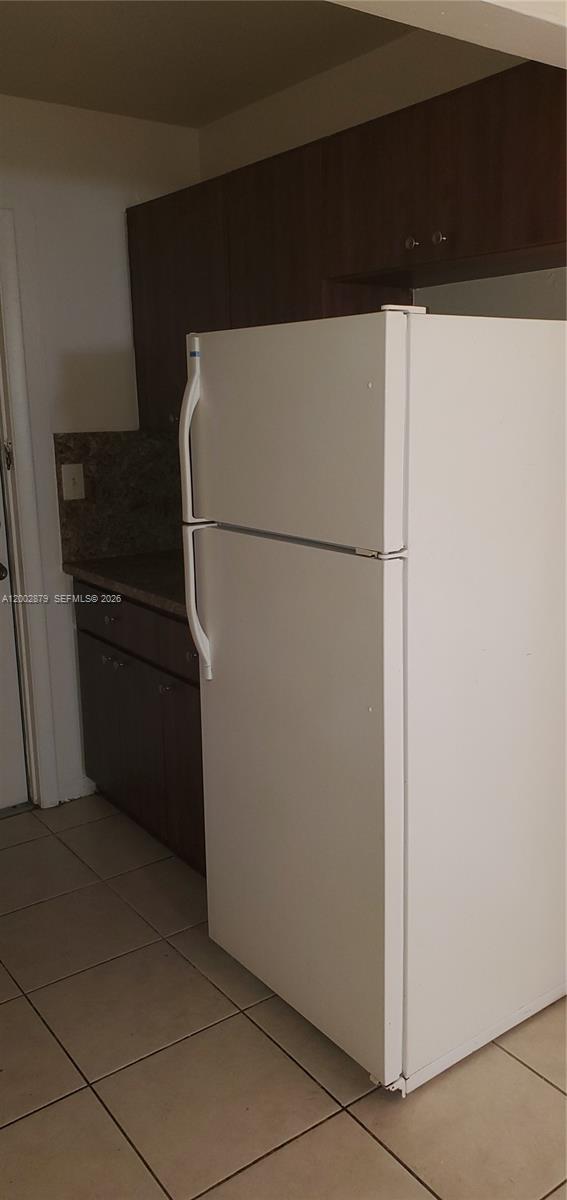 HOLLYWOOD LITTLE RANCHES - Residential Lease