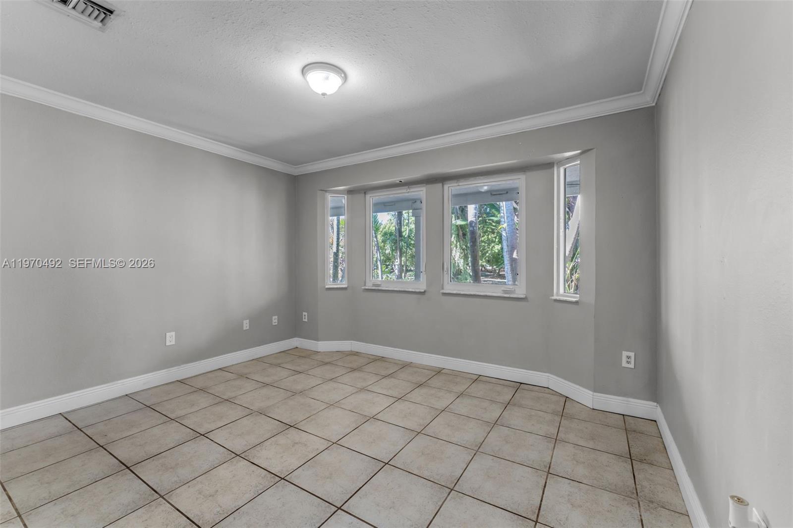 REDLAND 2.5 AC FARMHOUSE - Residential