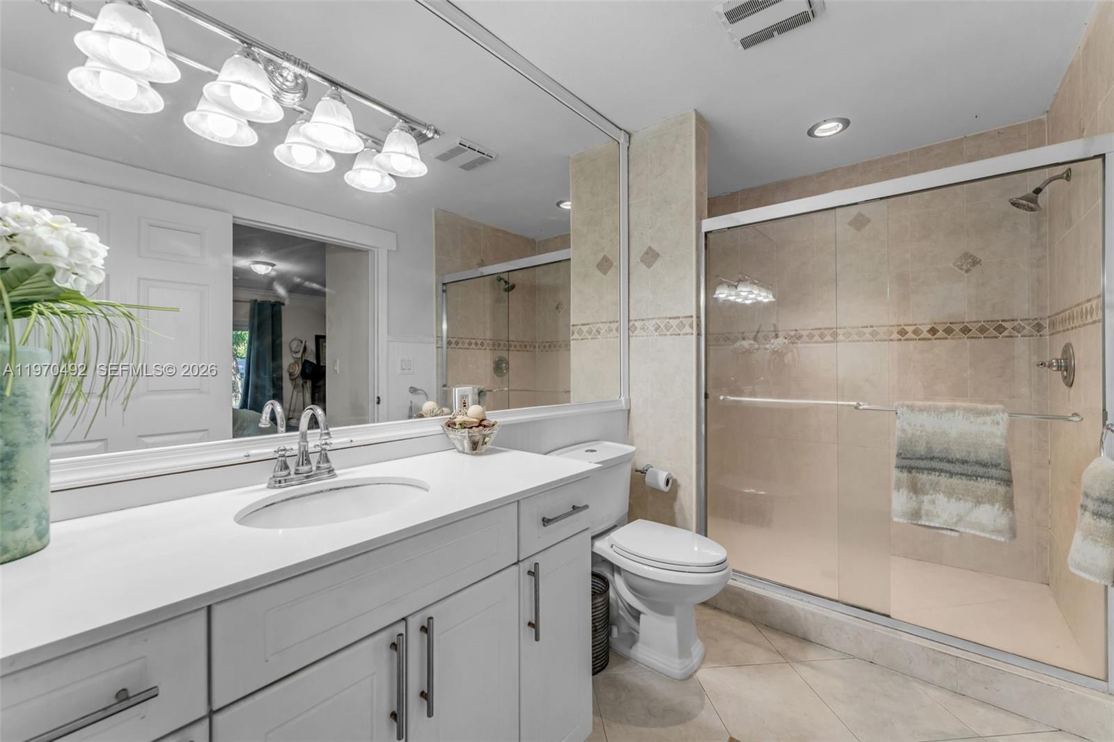 REDLAND 2.5 AC FARMHOUSE - Residential