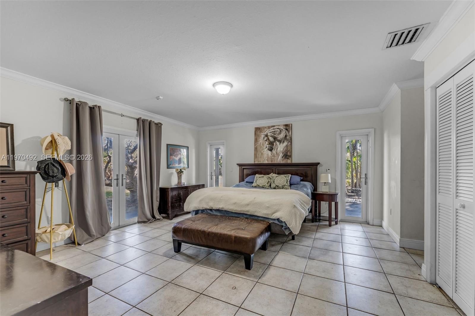 REDLAND 2.5 AC FARMHOUSE - Residential