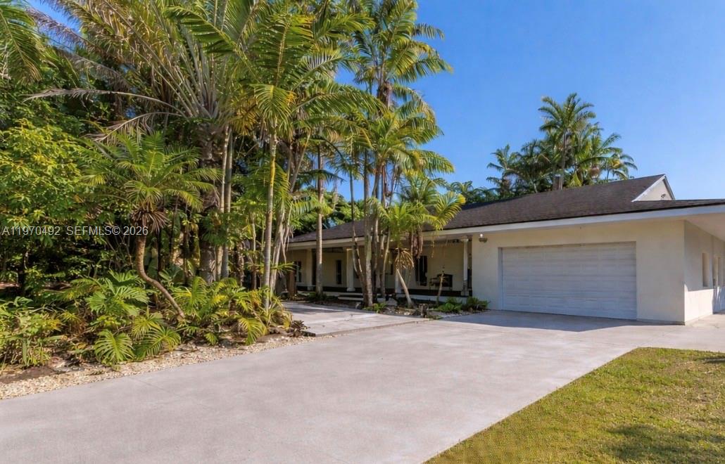 REDLAND 2.5 AC FARMHOUSE - Residential