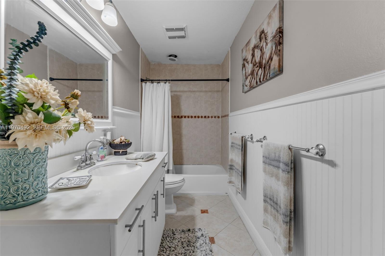 REDLAND 2.5 AC FARMHOUSE - Residential