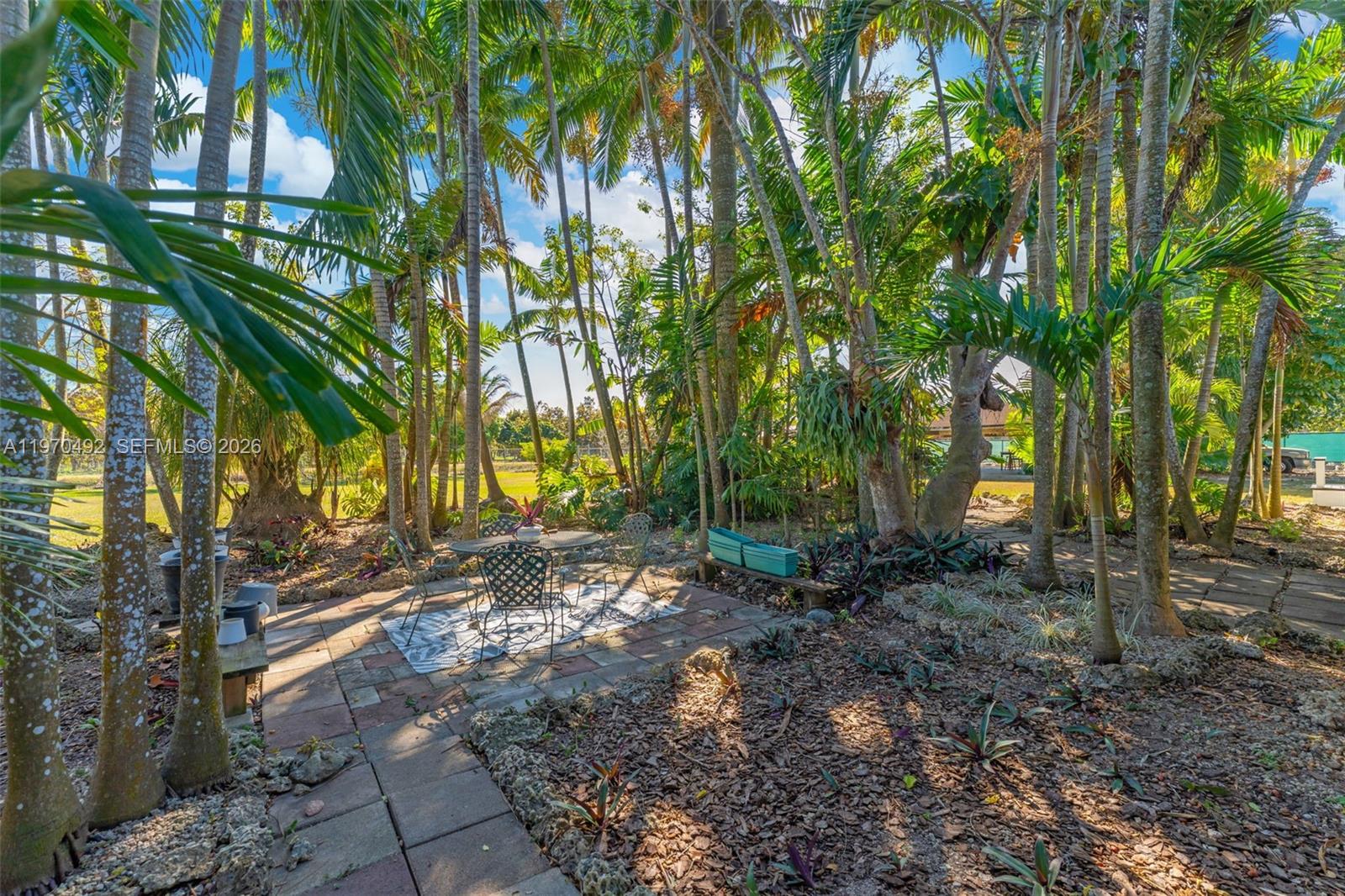 REDLAND 2.5 AC FARMHOUSE - Residential