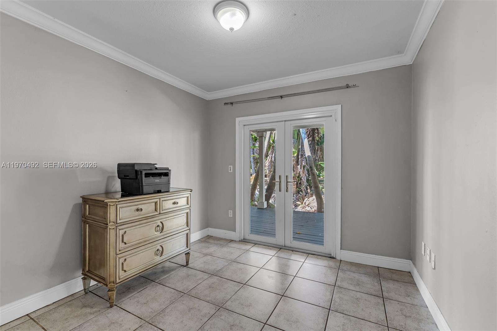 REDLAND 2.5 AC FARMHOUSE - Residential