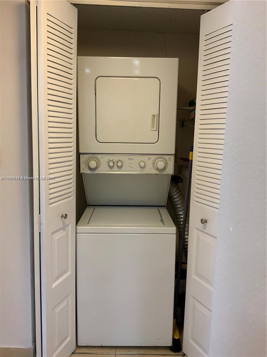 LAS VISTAS AT DORAL CONDO - Residential Lease