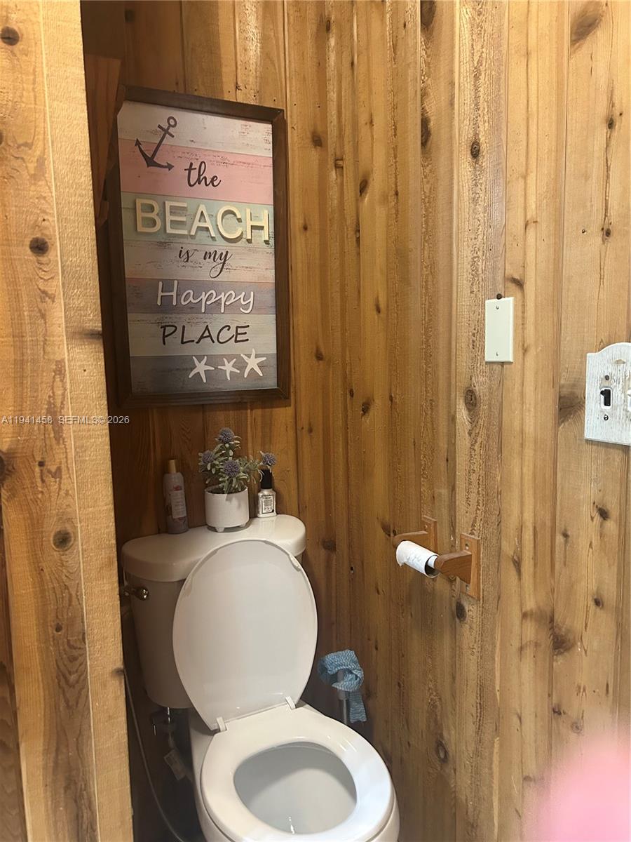 KEY LARGO TRAILER VILLAGE - Residential